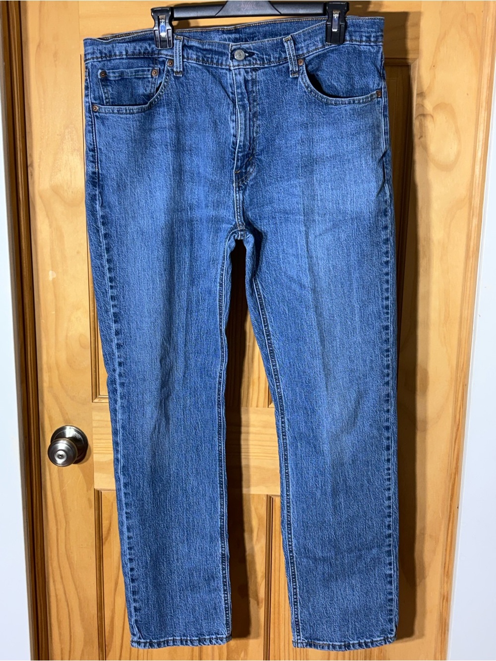 Levi's Men's 541 Athletic fit medium / lt Blue Relaxed Jeans 36 x 32